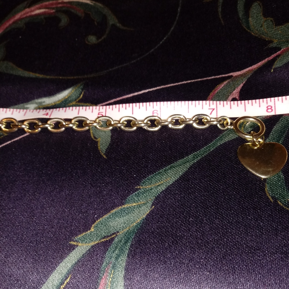 Gold Link Bracelet with Heart Charm - Picture 6 of 9